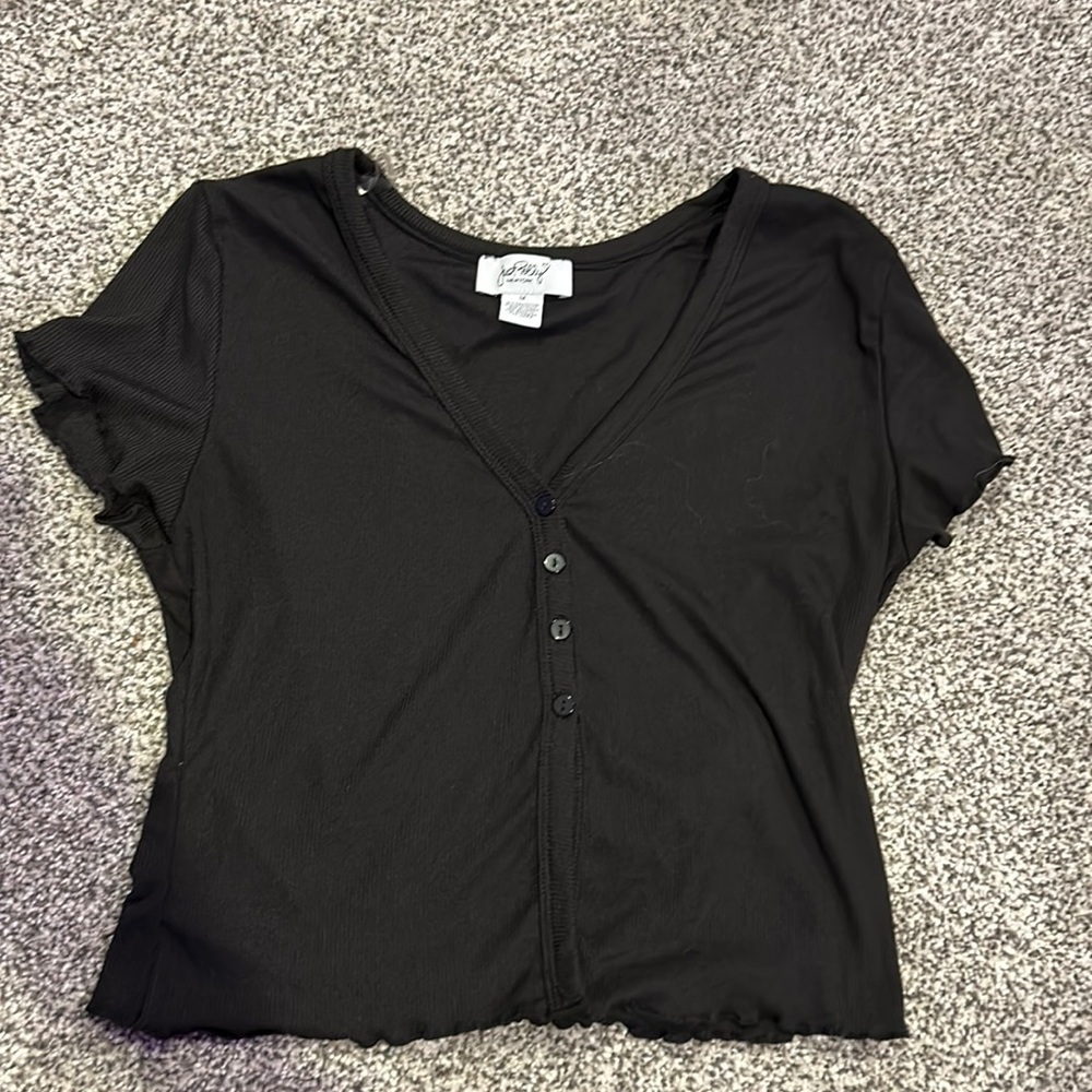 Plain black t-shirt